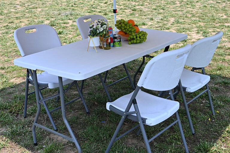 Lightweight plastic dining table chair