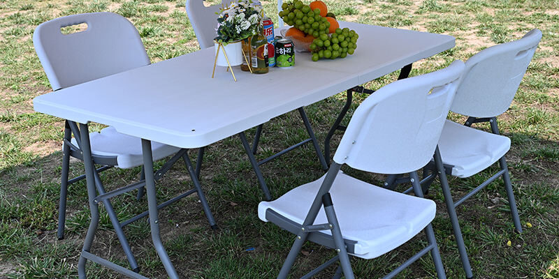Lightweight plastic dining table chair