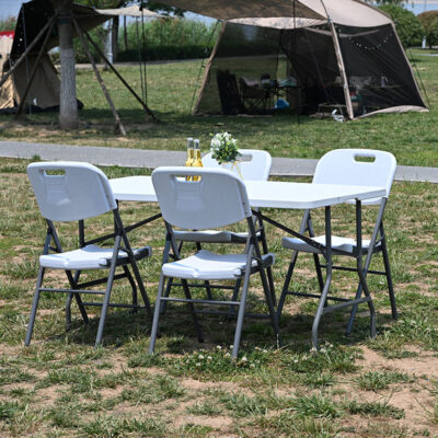 Lightweight plastic dining table chair