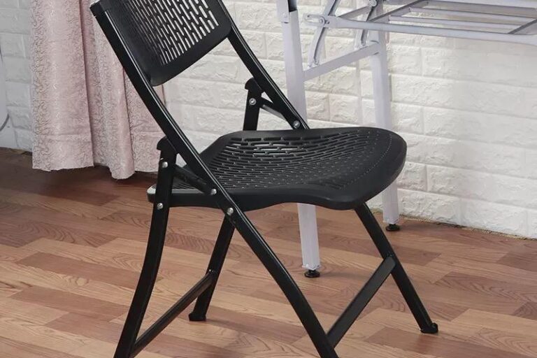 folding chairs with mesh seat supplier